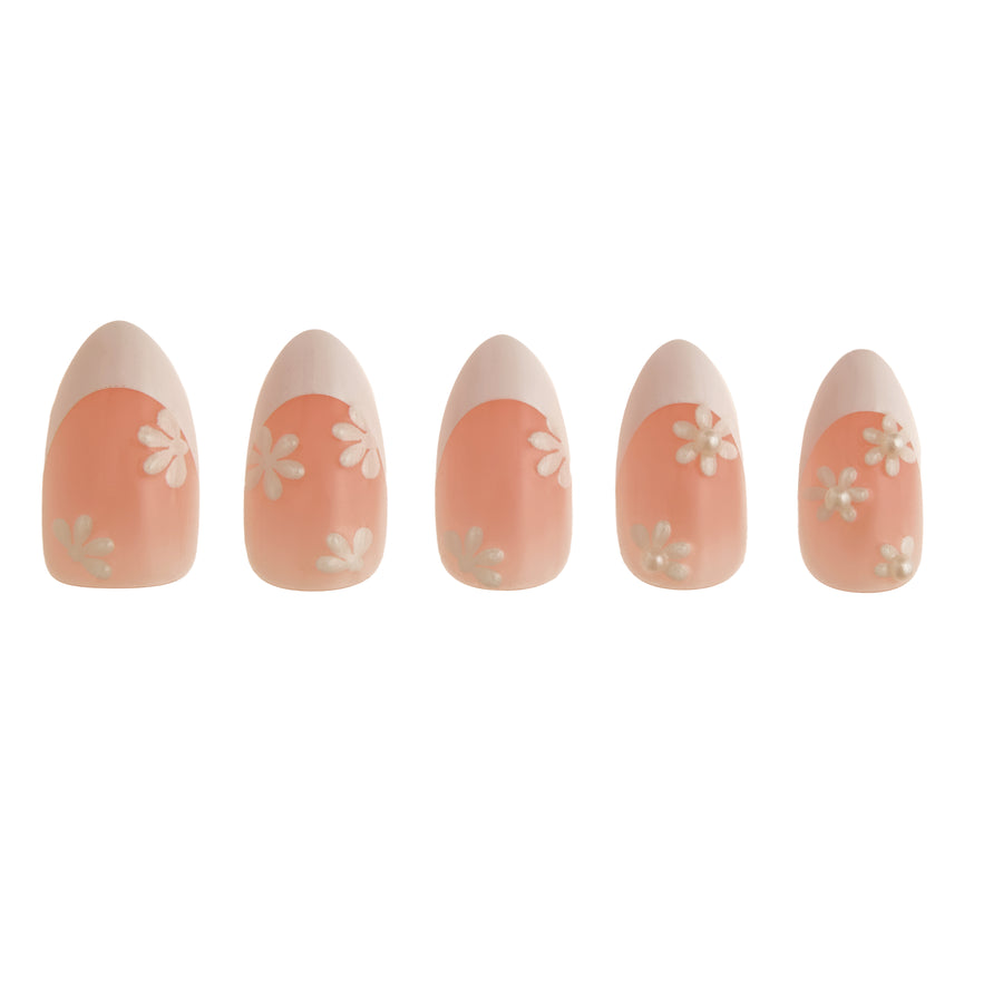 Miss Daisy Press-On Nails - PaintLab