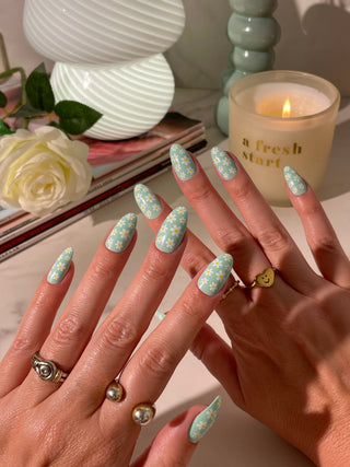 Daisy Press-on Nails