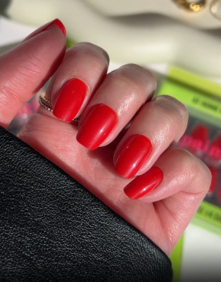 Risky Red Press-on Nails